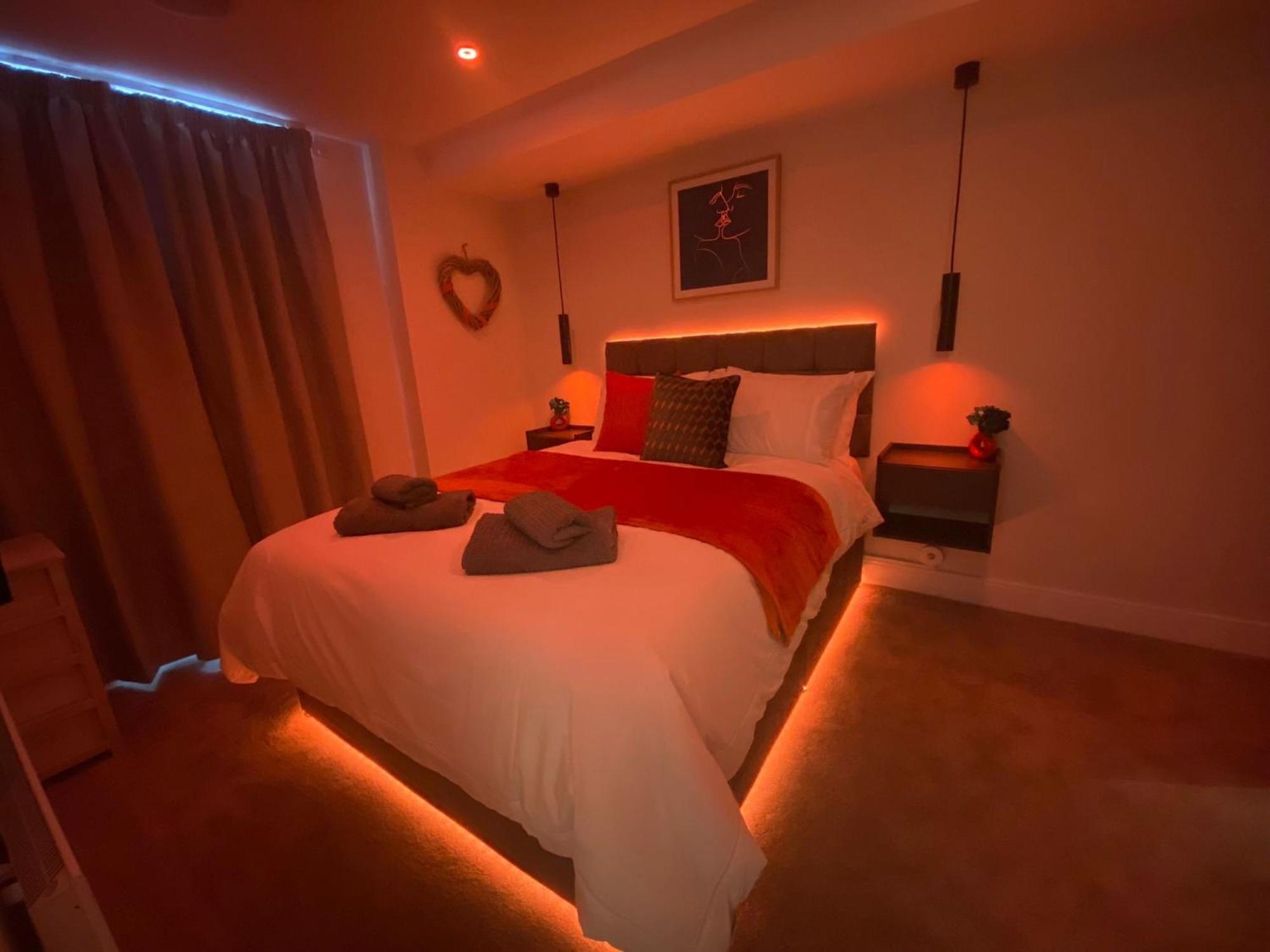 Luxury 1 Bedroom Apartment - Rock Mill 14 Stony Middleton エクステリア 写真